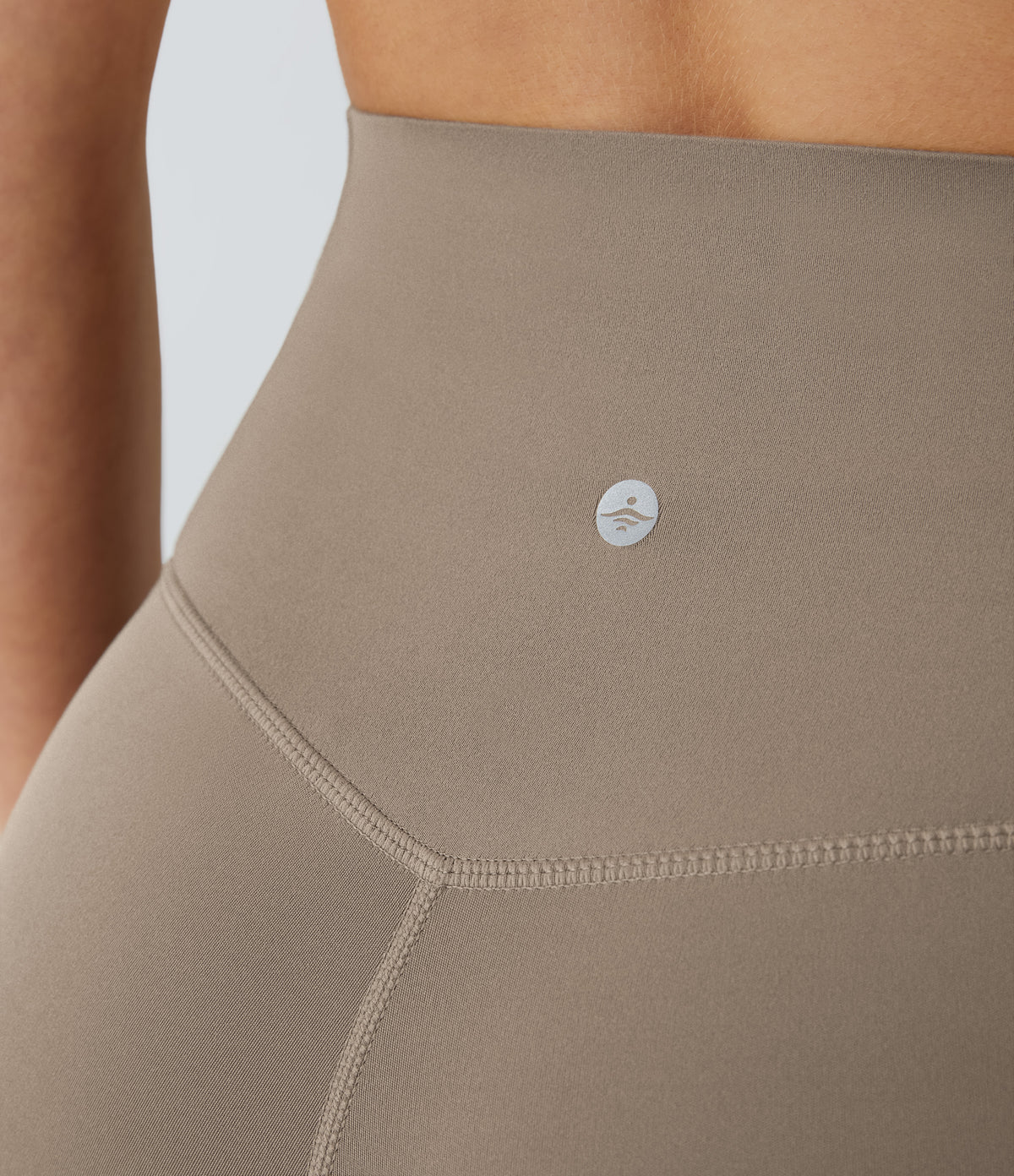 Halara UltraSculpt™ High Waisted Tummy Control Pocket Shaping Training Capri Leggings - Dawn Brown