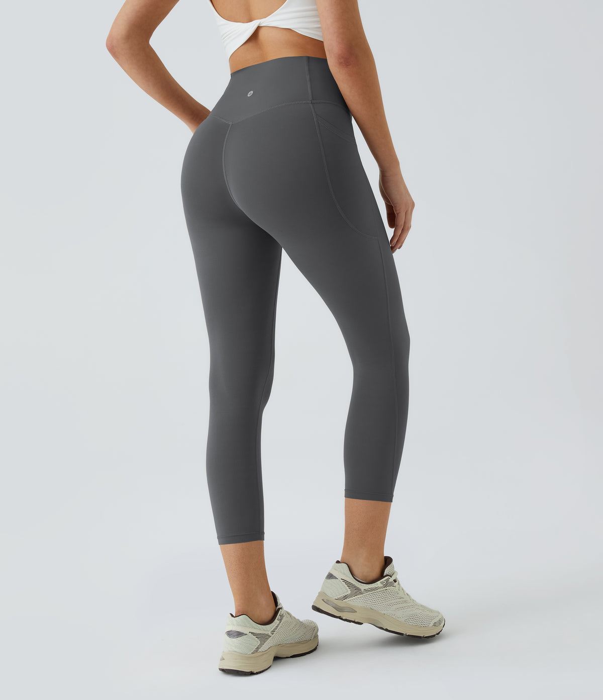 Halara UltraSculpt™ High Waisted Tummy Control Pocket Shaping Training Capri Leggings - Volcanic Ash